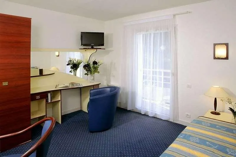 Terres De France - Appart-Hotel - Brest 2*,  France