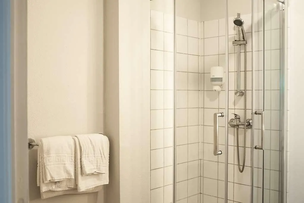 Terres De France - Appart-Hotel - Brest 2*,  France