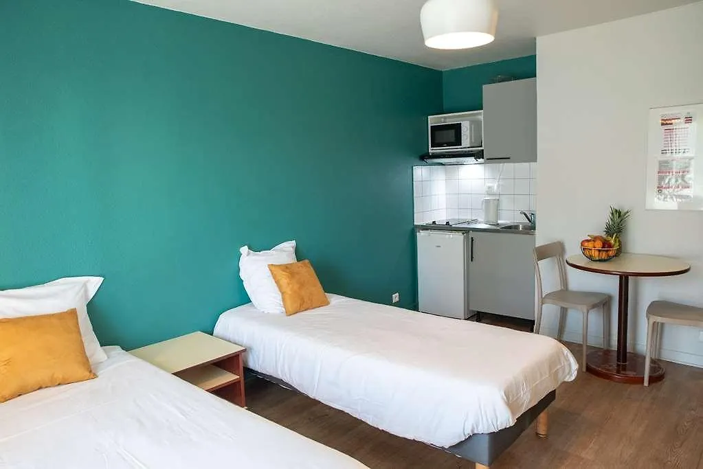 Terres De France - Appart-Hotel - Brest 2*,
